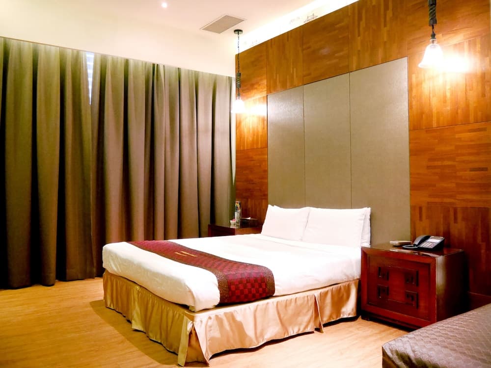 Moonshy Boutique Motel