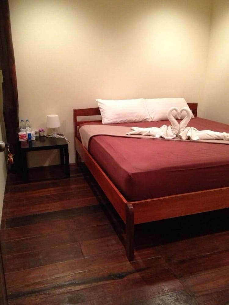 Shine Talay Guesthouse