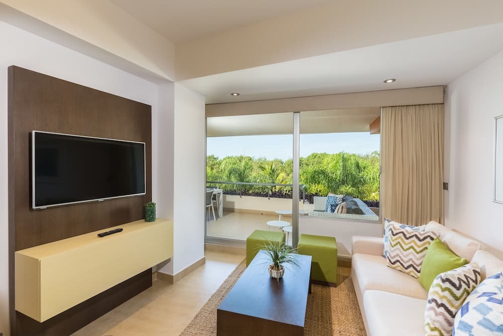 Aak-Bal All Suite Resort