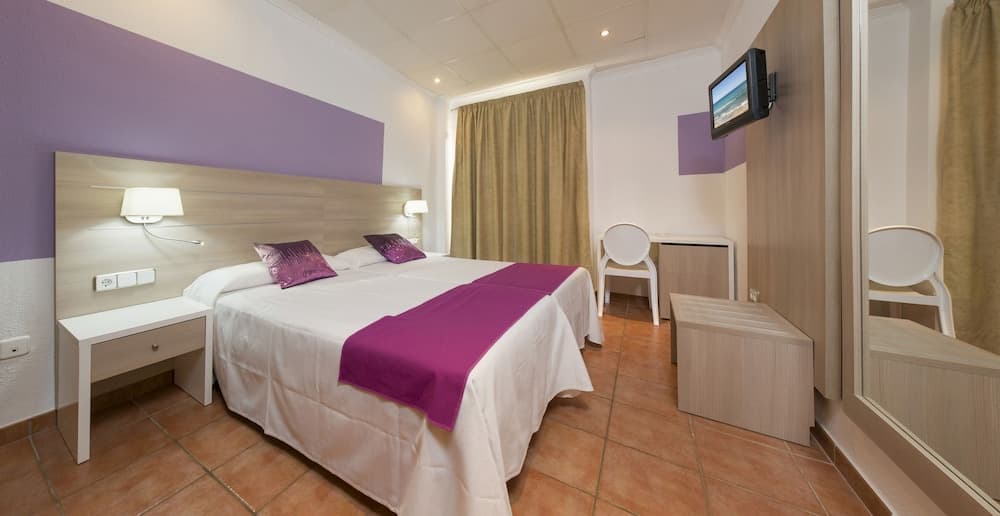 Hostal Residencia Adelino