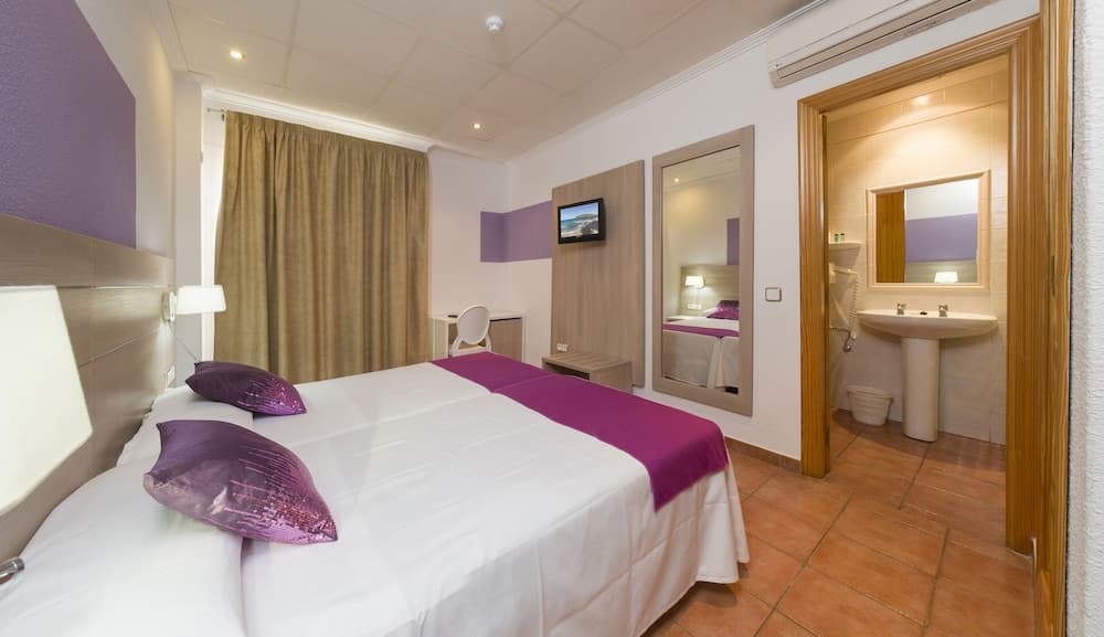 Hostal Residencia Adelino