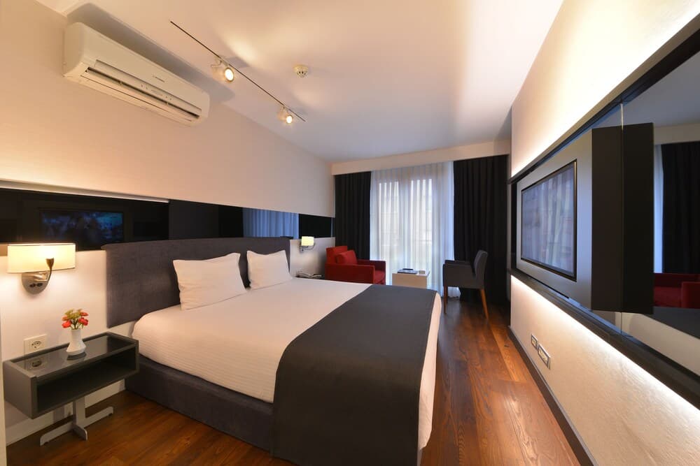 Nish İstanbul Suites