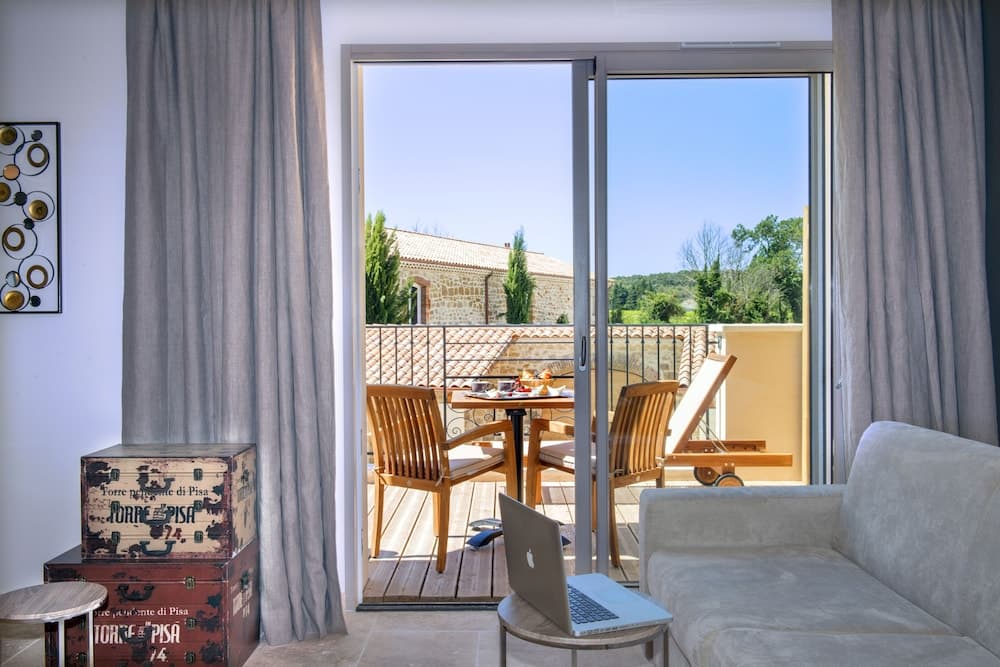 Chateau De Massillan