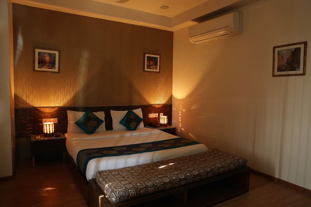 Hotel Harsh Paradise