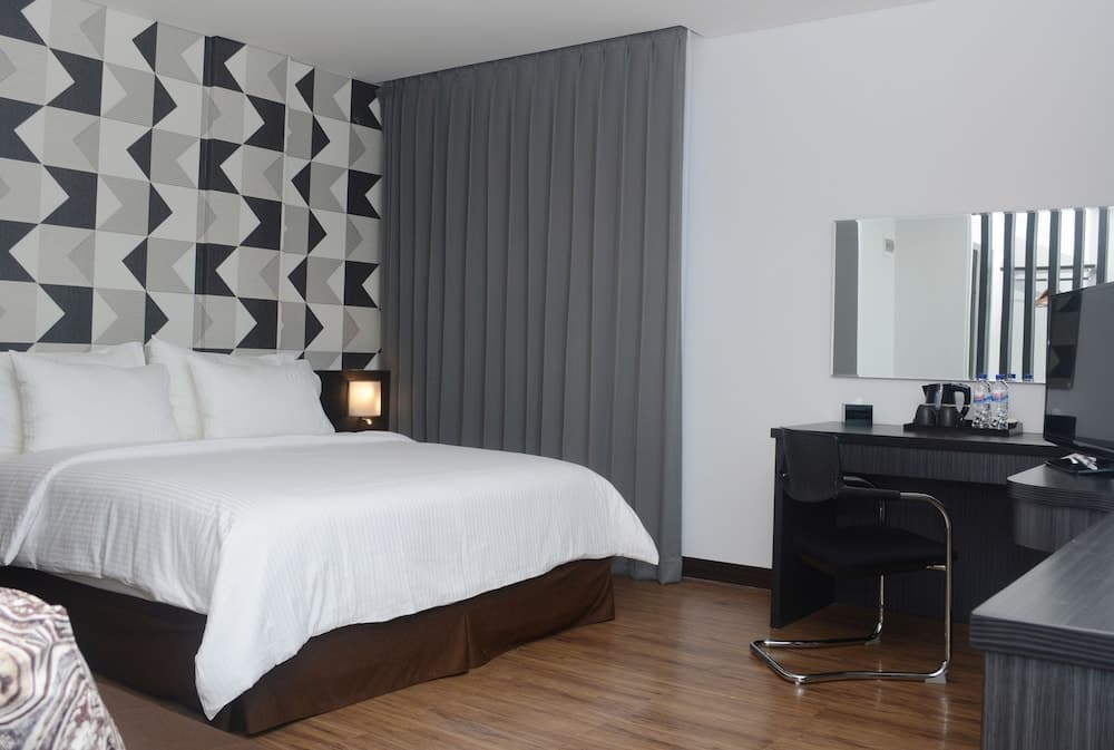 Luminor Hotel Jemursari by WH