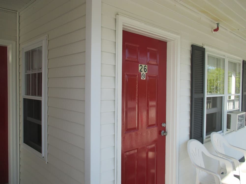 Long Beach Motor Inn