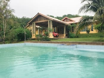 Kapal Terbang Guest House