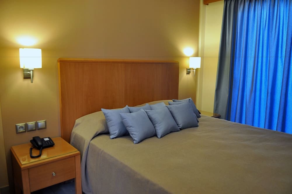 Sandy's Studios Apartments & Log Villas