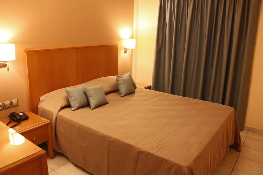 Sandy's Studios Apartments & Log Villas