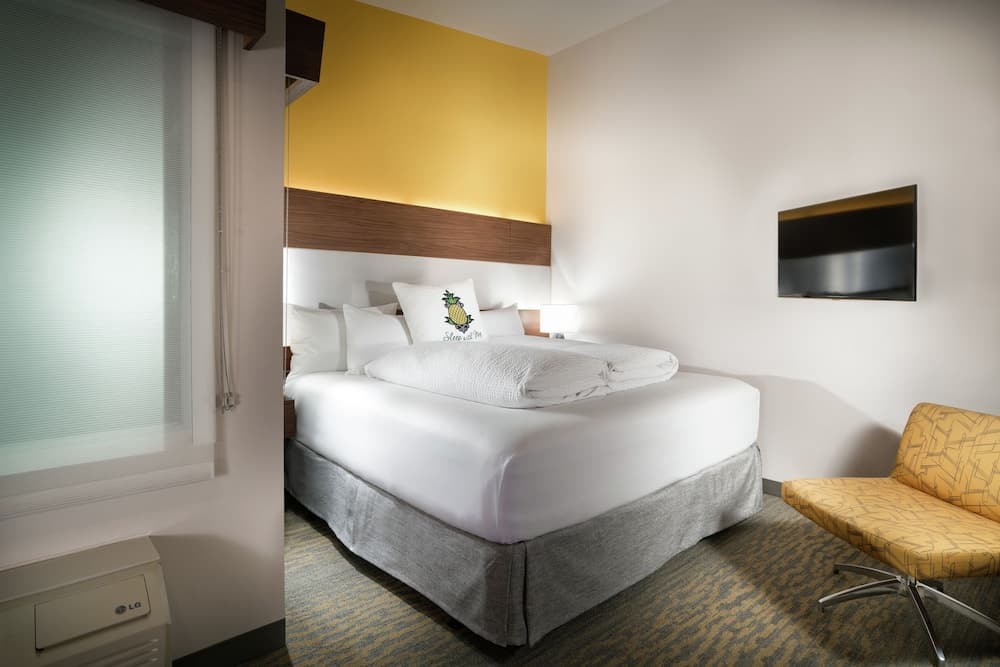 Staypineapple, Hotel Z, Gaslamp San Diego