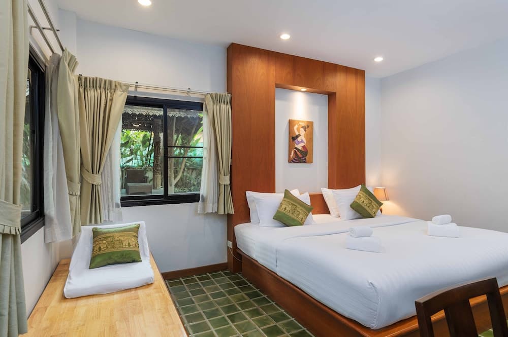 Charlie House Pinklao