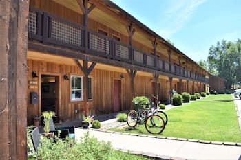 Methow River Lodge & Cabins