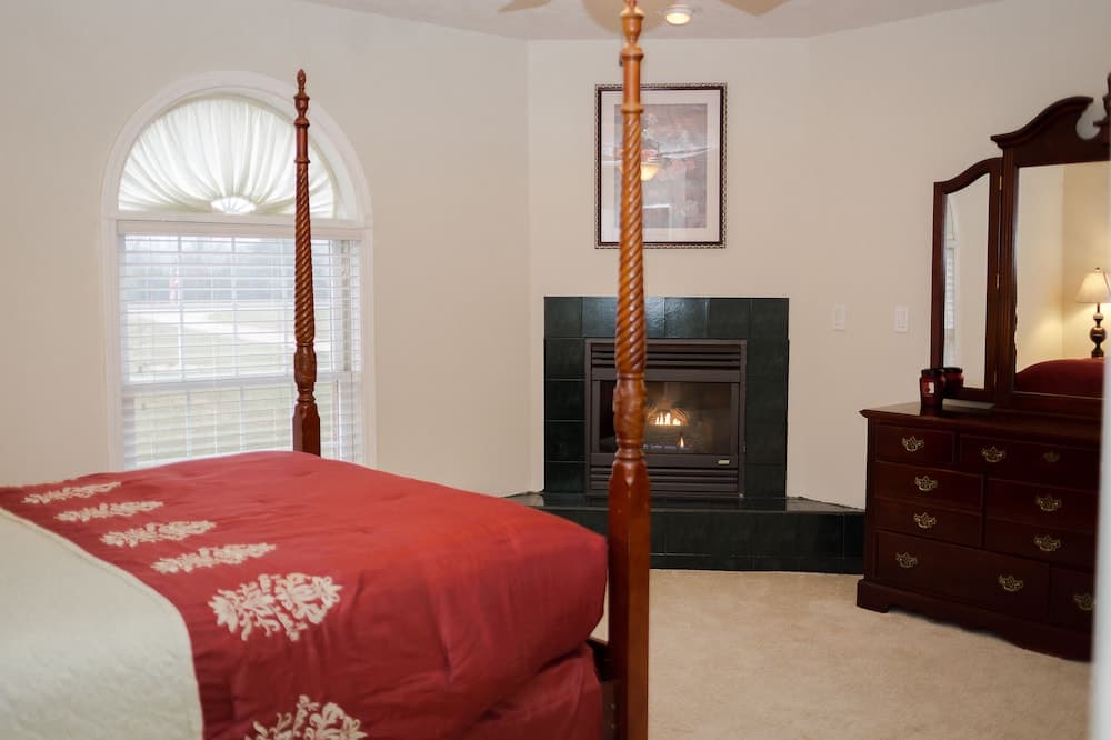 Lafayette Grand Manor