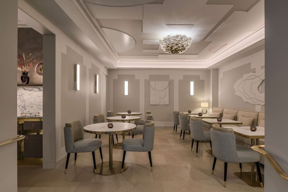 Hotel Camille Paris Gare de Lyon, Tapestry Collection by Hilton