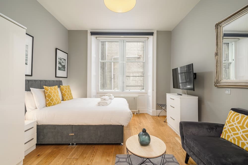 Destiny Scotland - St. Andrew Square Apartments