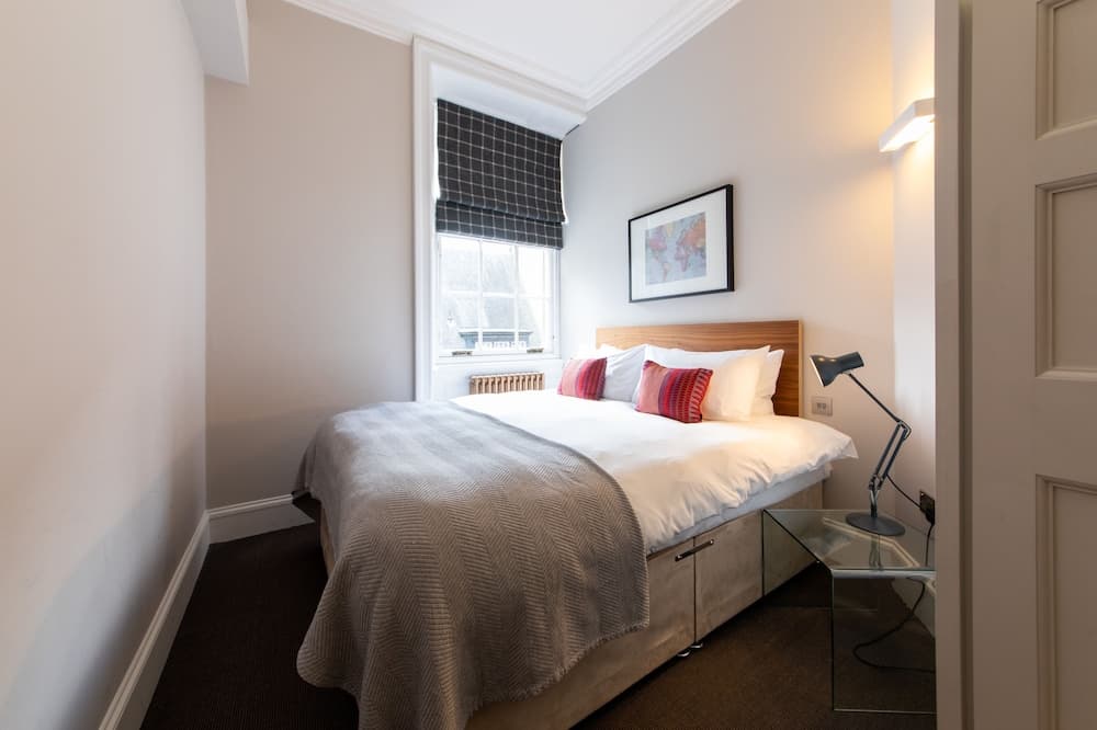 Linton Collection - 28 North Bridge