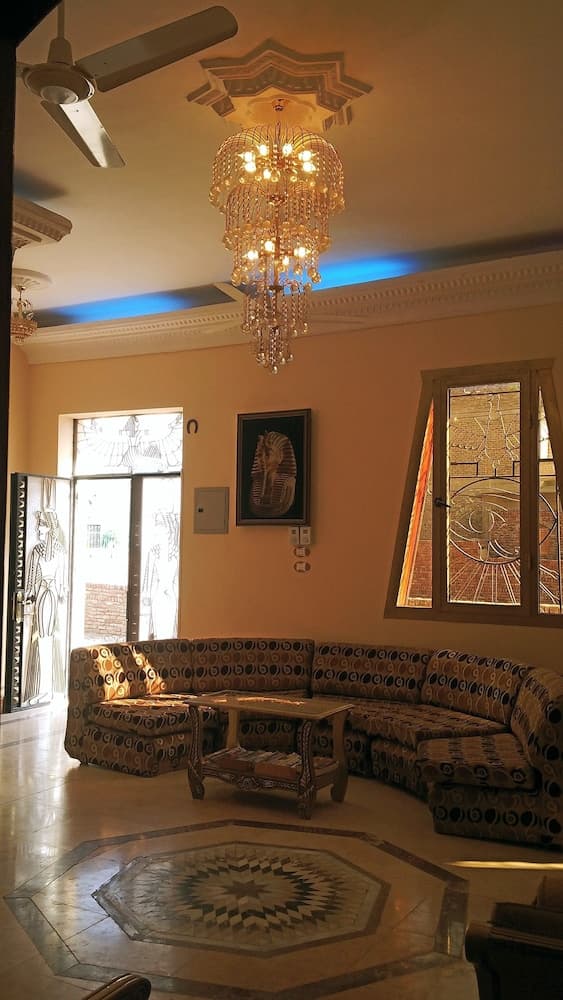 Pyramids Luxor Hotel