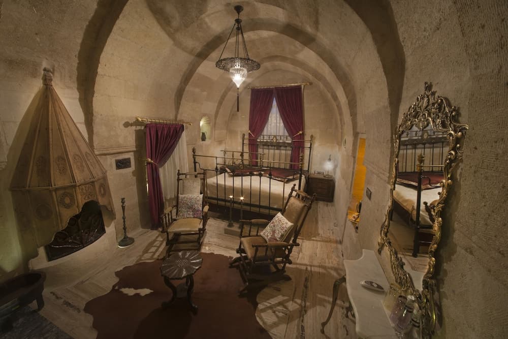 Elika Cave Suites & Spa