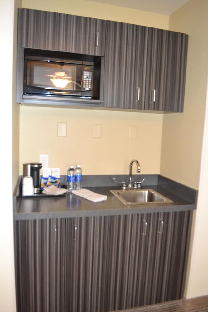 Baymont by Wyndham Grand Forks