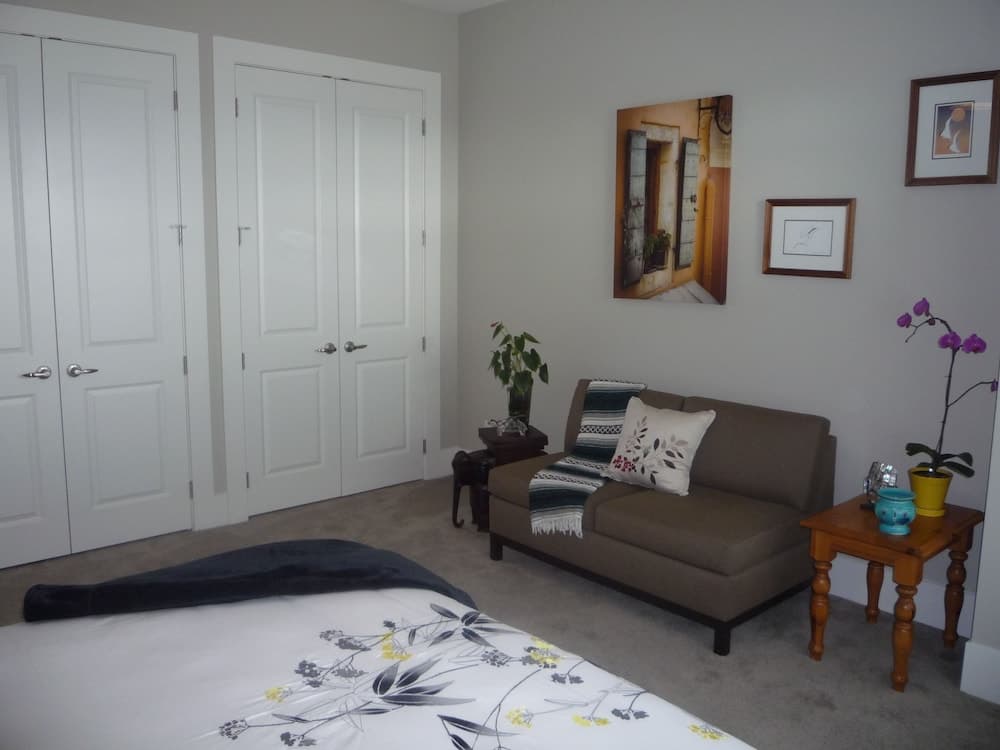 Hilltop Escape Bed & Breakfast