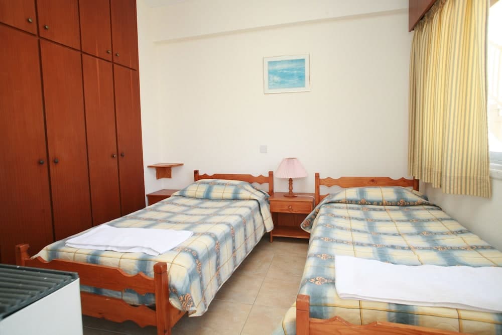 New York Plaza Hotel Apartments