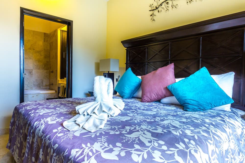 El Faro Oceanfront by Bric