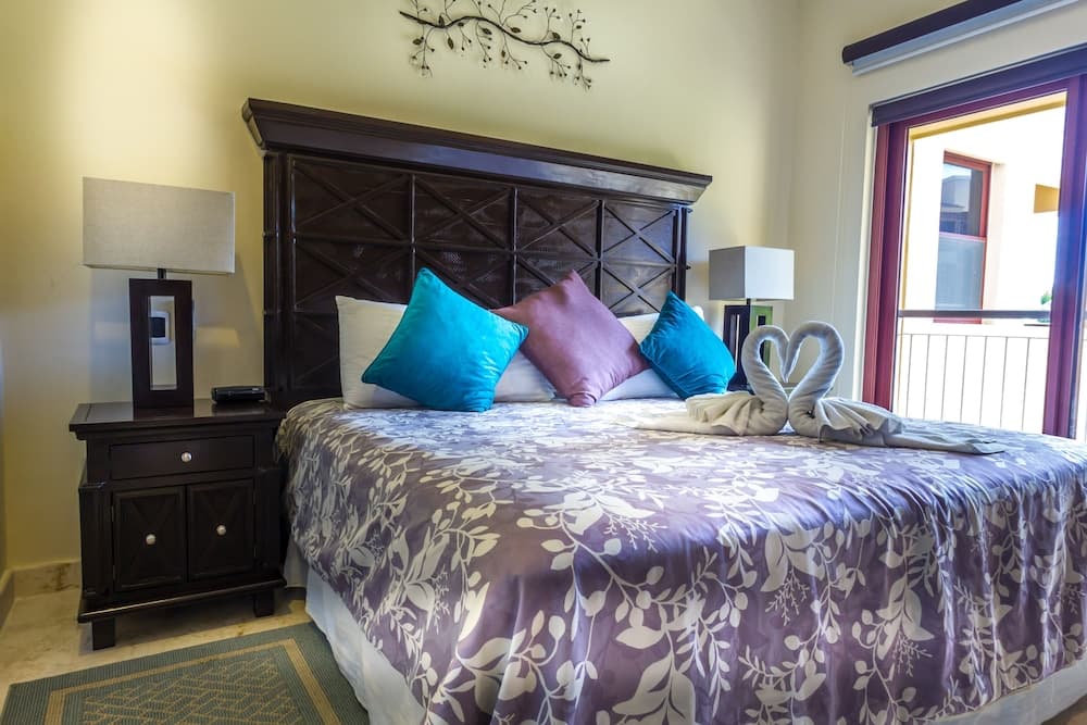 El Faro Oceanfront by Bric