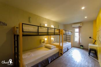 Monkey Dive Hostel Khaolak