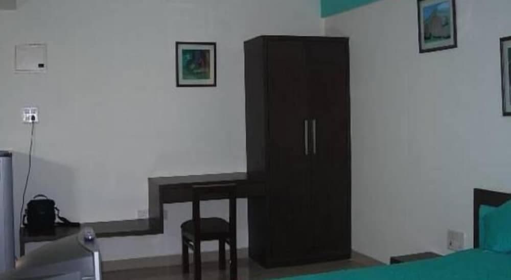 Tisha Apartment Hotel