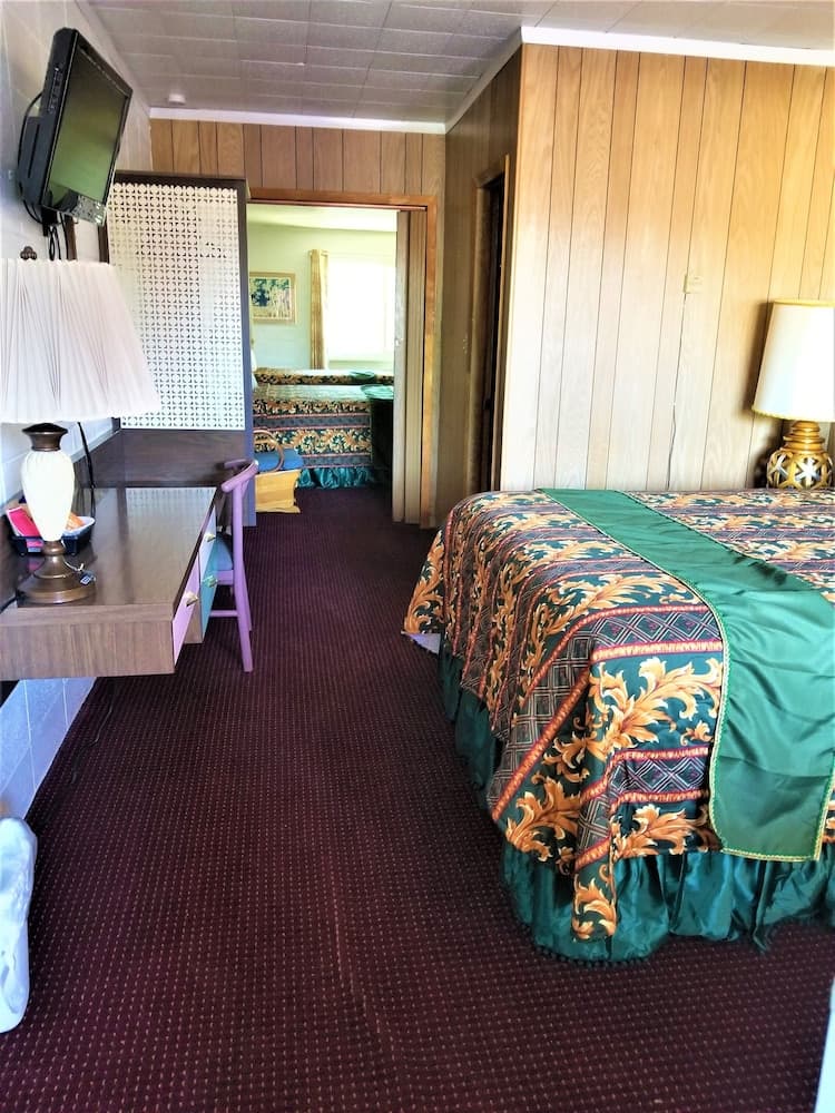 Town House Motor Inn