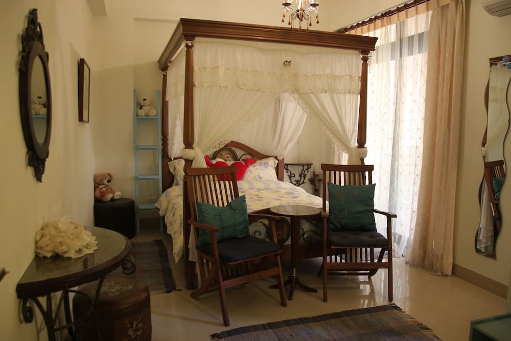 Crystal Blue Sea Maid