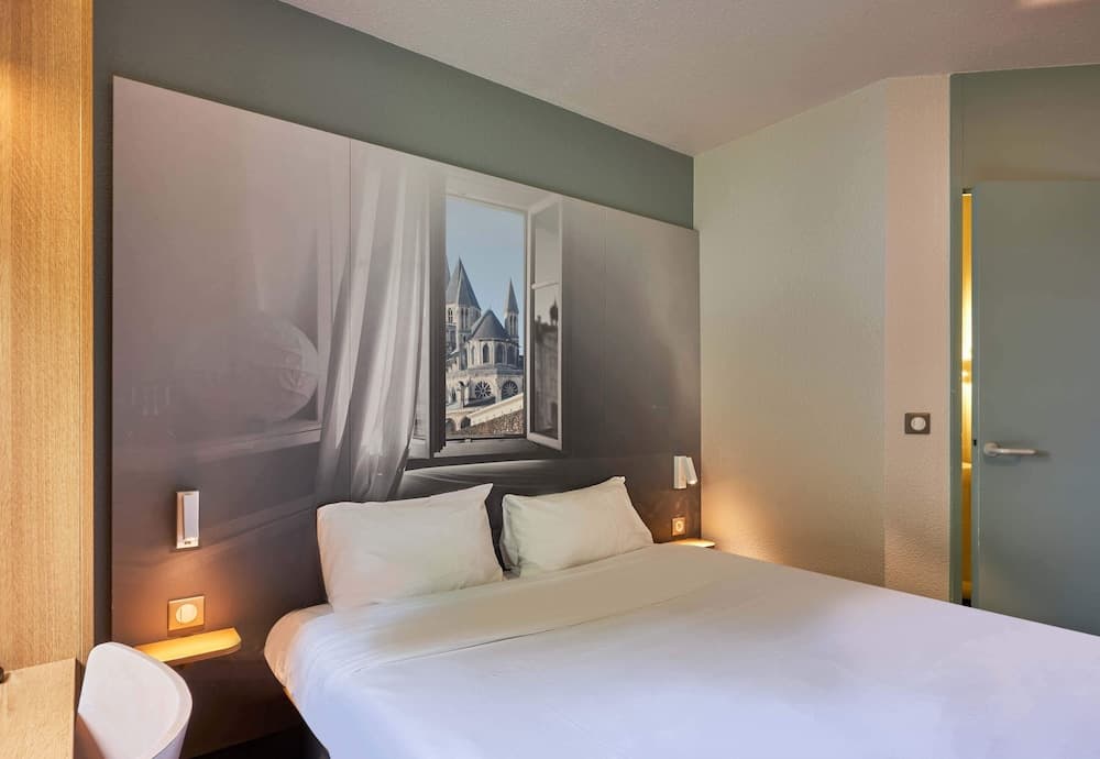 B&B HOTEL Caen Mémorial