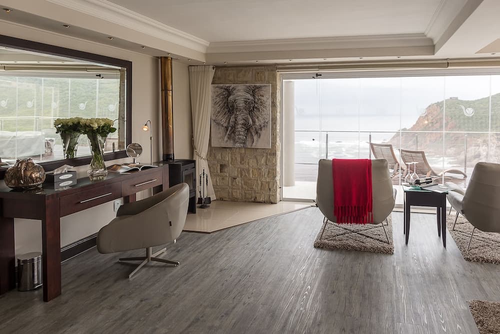 Head over Hills Luxury Retreat