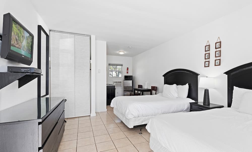 Baywatch Hotel & Marina