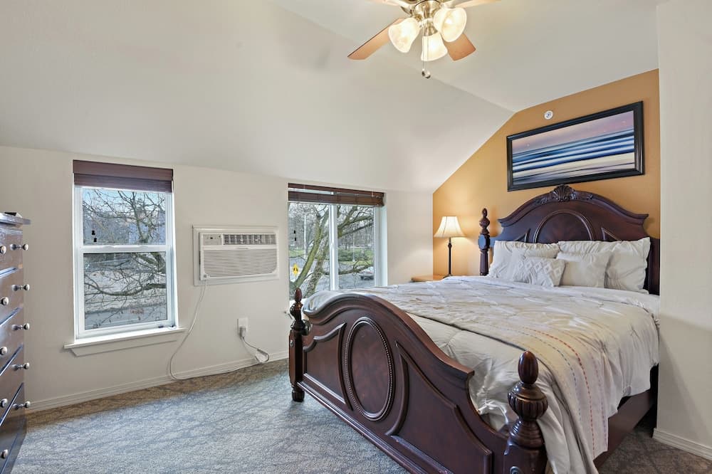 Maple Leaf Manor Suites