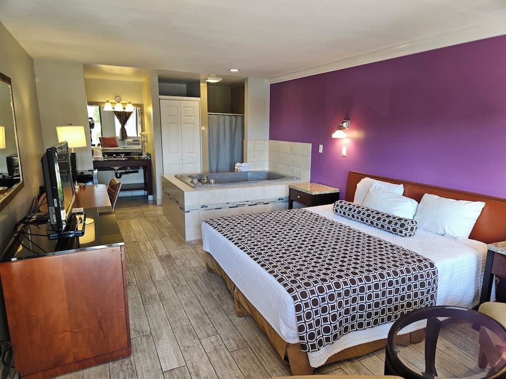 Fullerton Inn - Near Medieval Times