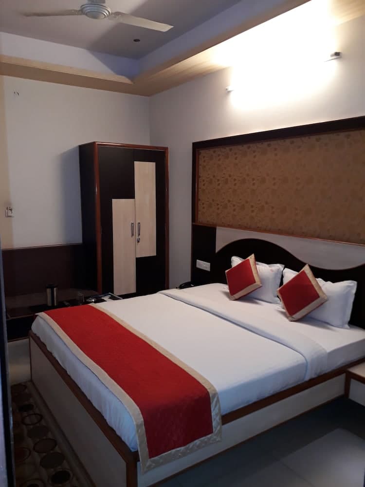 Hotel Royal Celebration Inn