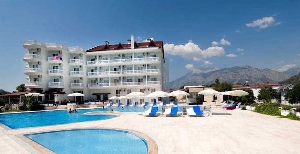 Mira Garden Resort & Hotel