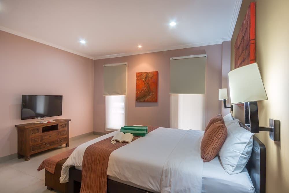 Peninsula Bay Resort