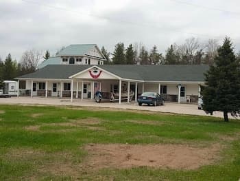 Scully's Manistee Outpost Motel