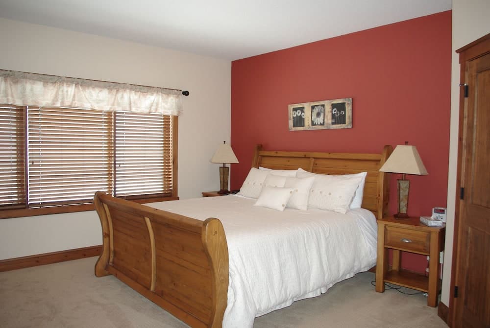 Timber Stone Lodge by RMA