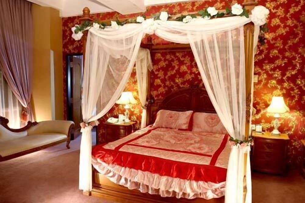 Hotel Grand Tiga Mustika