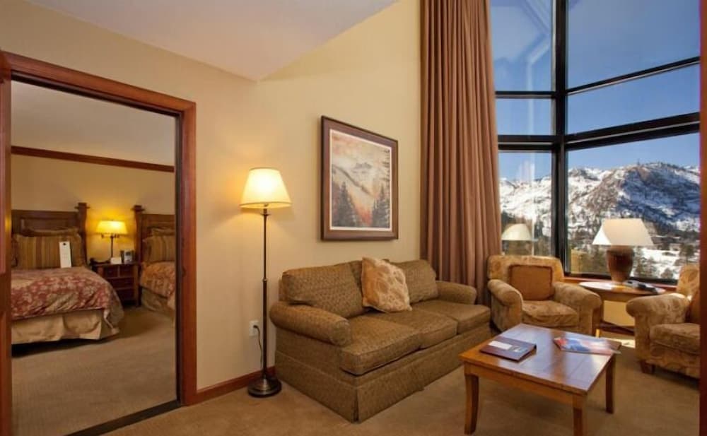 Resort at Squaw Creek Penthouse 808