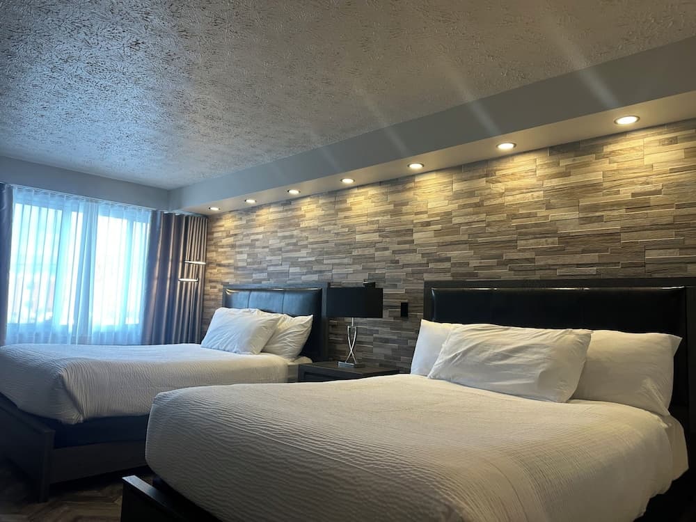Travelodge by Wyndham Drummondville