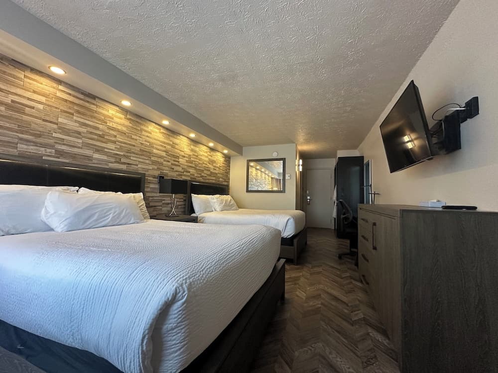 Travelodge by Wyndham Drummondville