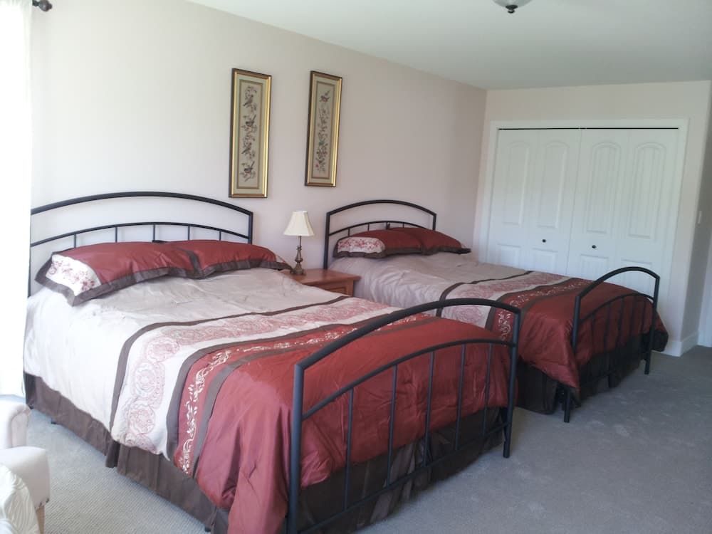 Harvelle House Bed & Breakfast