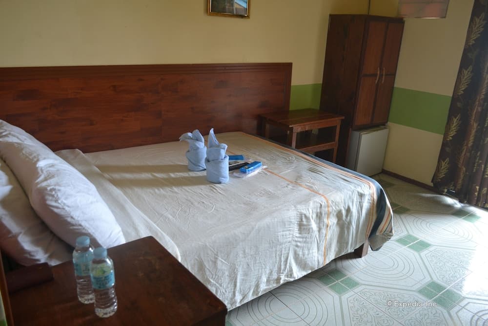 Four Seasons Seaview Hotel