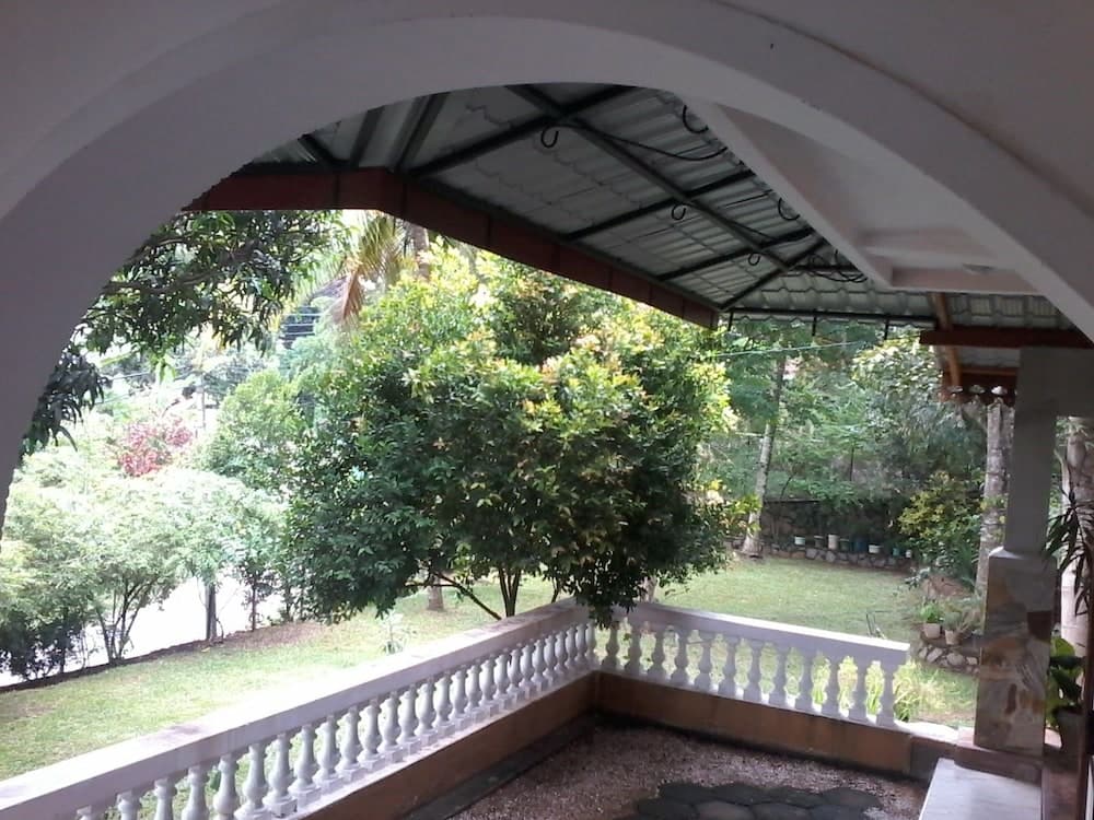 Lanka Villas Holiday Resort