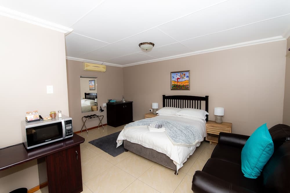 Kleinplasie Guesthouse