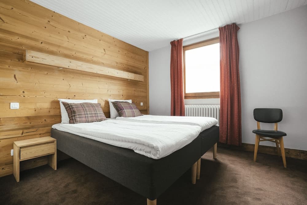 Langley Hotel Victors